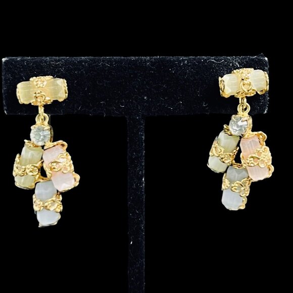 Vintage Gold Tone With Pastel Glass Crystals Dangle Screw Back Earrings (5288) - Picture 1 of 7